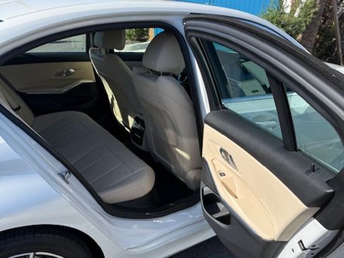 Used 2020 BMW 330i xDrive Sedan w/ Convenience Package image 10