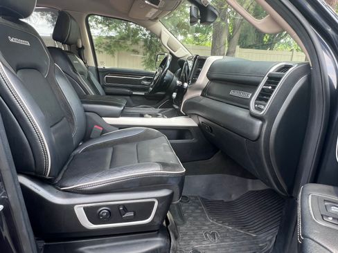 Used 2019 RAM 1500 Laramie AWD/4WD image 11