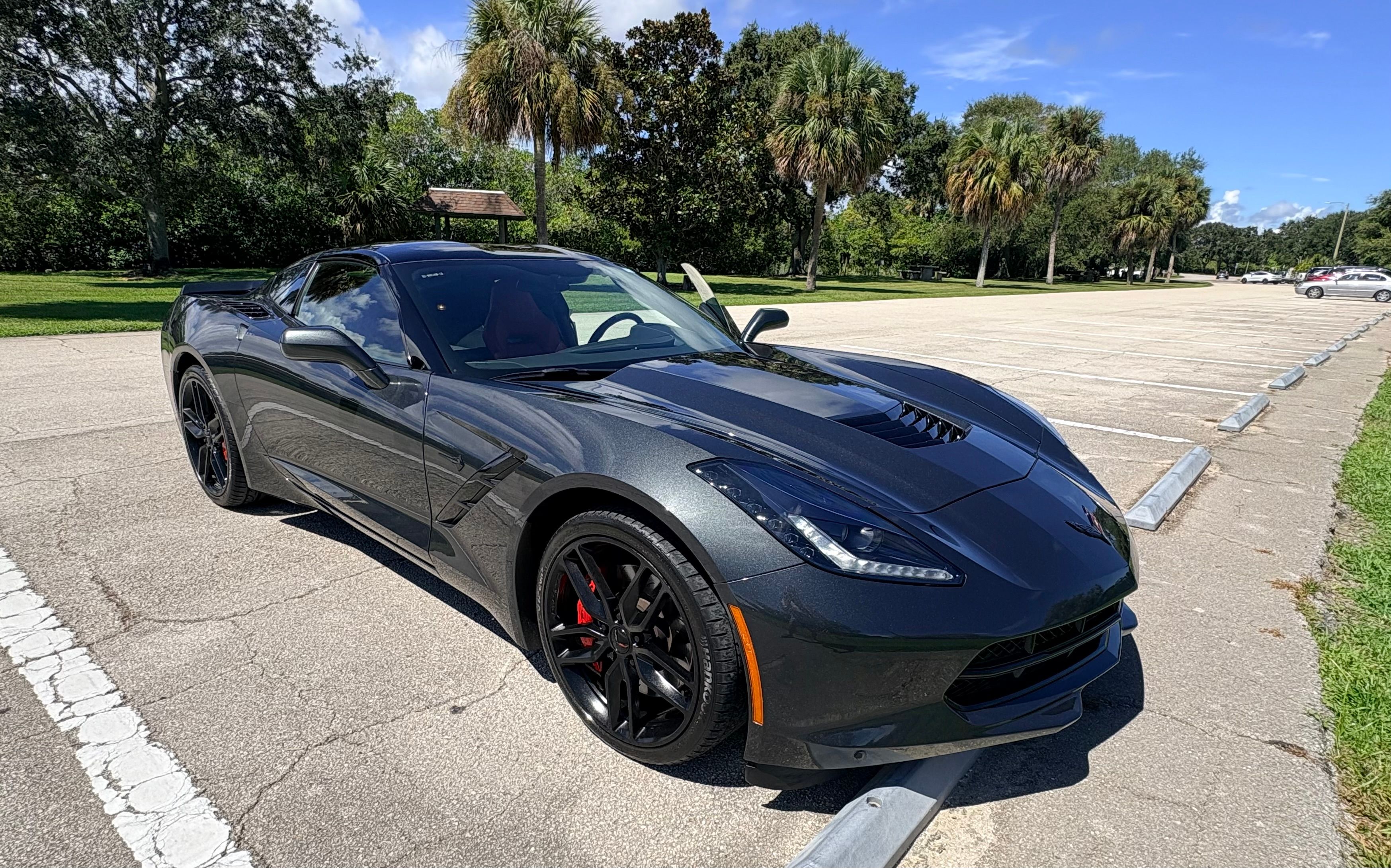 Used 2019 Chevrolet Corvette Stingray Coupe w/ Carbon Flash Badge Package RWD image 11