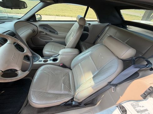 Used 2002 Ford Mustang Premium RWD image 13