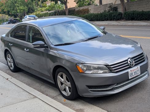 Used 2013 Volkswagen Passat 2.5 SE image 2