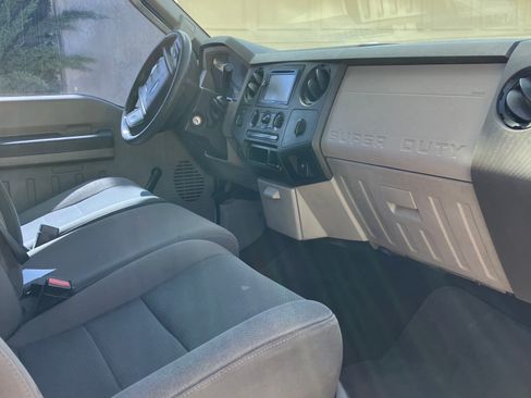 Used 2010 Ford F250 XL image 10