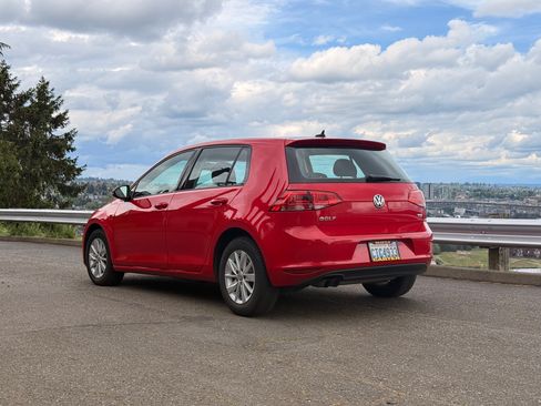Used 2016 Volkswagen Golf S FWD image 5
