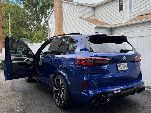 Used 2020 BMW X5 M Competition w/ Executive Package image 2