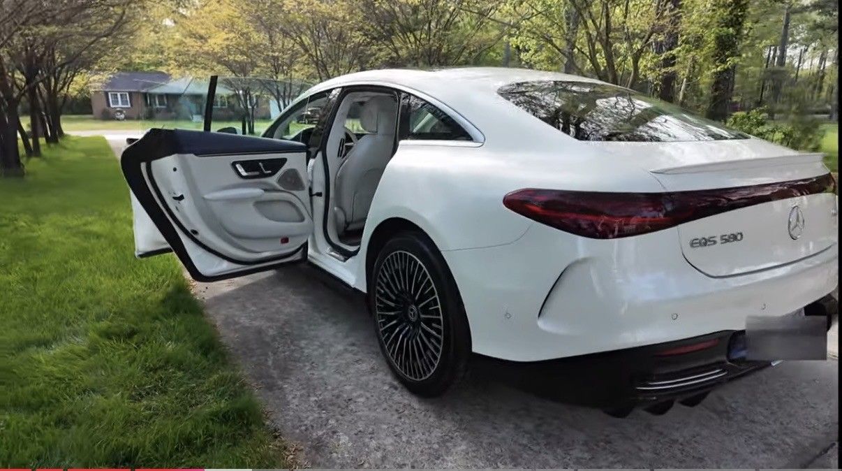 Used 2022 Mercedes-Benz EQS 580 4MATIC Sedan image 10