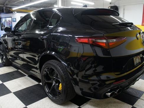 Used 2018 Alfa Romeo Stelvio Quadrifoglio image 4
