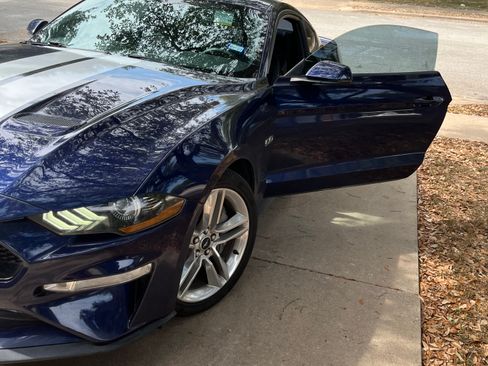Used 2020 Ford Mustang GT Premium RWD image 6