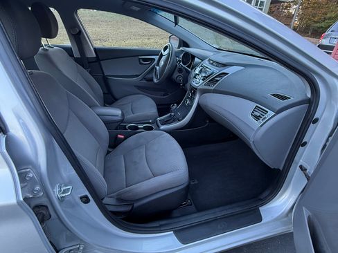 Used 2016 Hyundai Elantra SE image 10