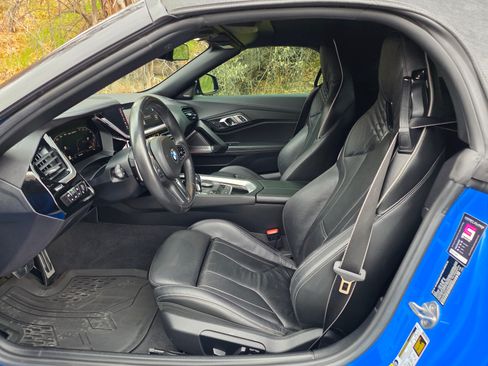 Used 2020 BMW Z4 M40i w/ Executive Package image 13