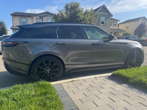 Used 2019 Land Rover Range Rover Velar R-Dynamic SE image 1