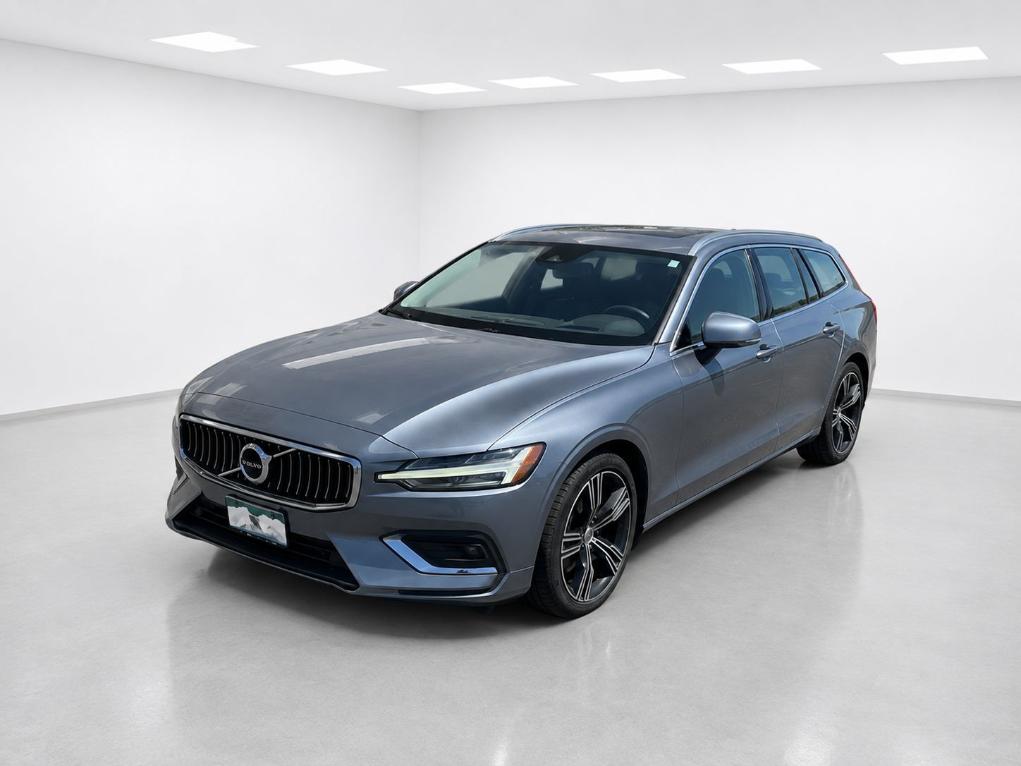 Used 2019 Volvo V60 T6 Inscription AWD/4WD image 1