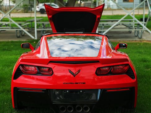 Used 2016 Chevrolet Corvette Stingray Coupe RWD image 9