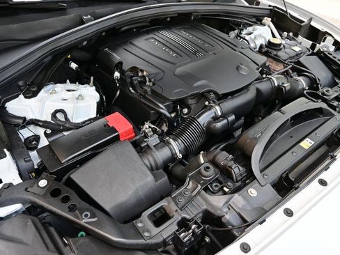 Used 2017 Jaguar F-PACE R-Sport image 16