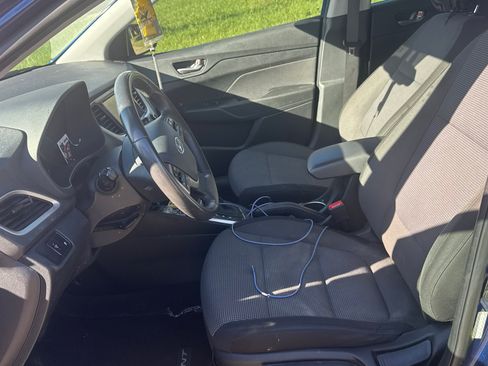 Used 2022 Hyundai Accent Limited image 6