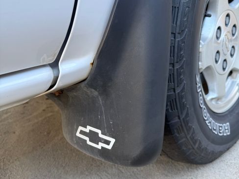 Used 2000 Chevrolet Silverado 1500 LS AWD/4WD image 15