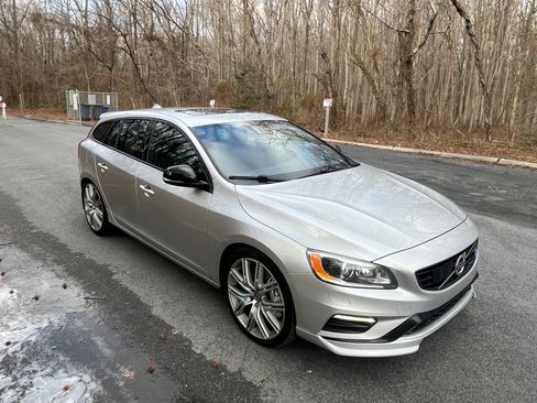 Used 2017 Volvo V60 T6 Polestar AWD/4WD image 5