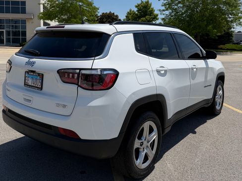 Used 2023 Jeep Compass Latitude AWD/4WD image 5