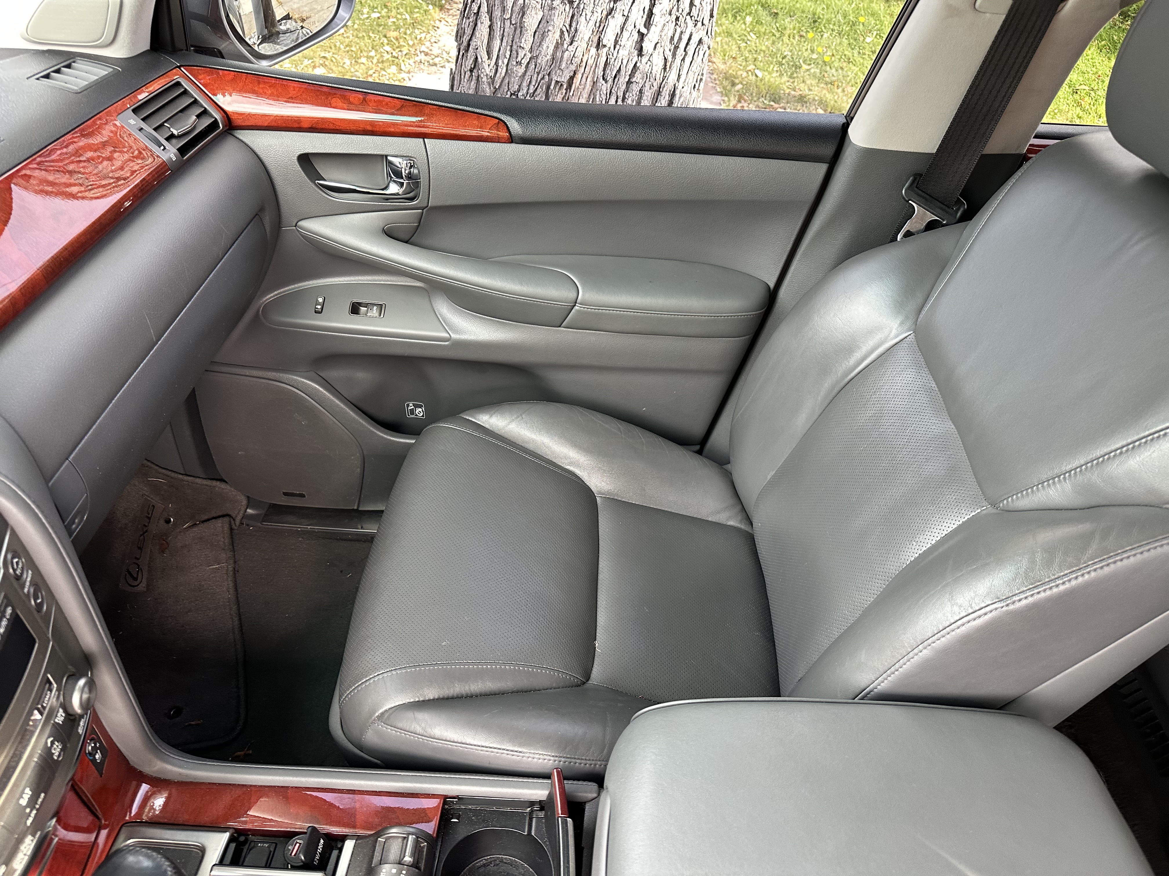 Used 2010 Lexus LX 570 4WD image 13