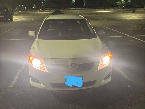 Used 2009 Toyota Corolla FWD image 1