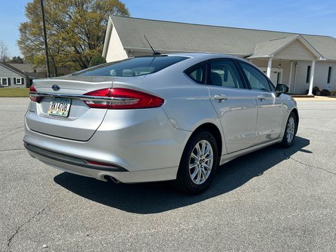 Used 2018 Ford Fusion S image 6