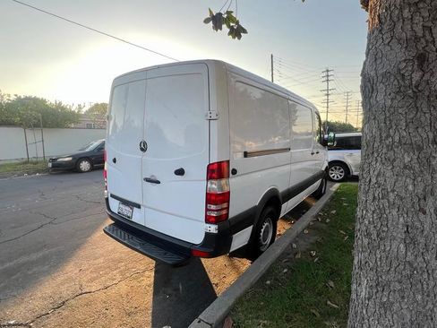 Used 2015 Mercedes-Benz Sprinter 2500 image 5