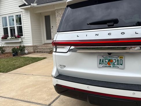 Used 2023 Lincoln Navigator Black Label AWD/4WD image 2