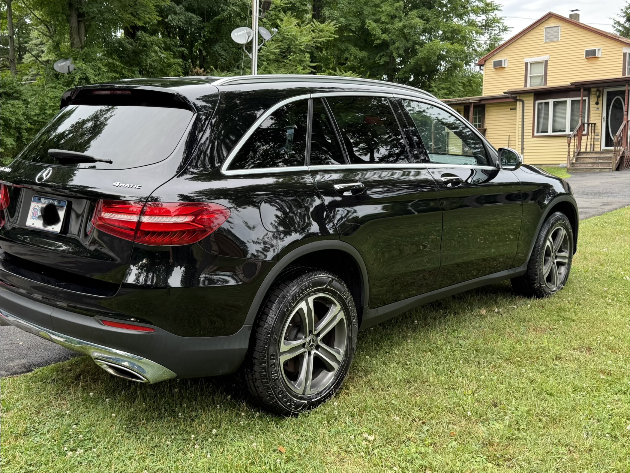 Used 2019 Mercedes-Benz GLC 300 4MATIC image 8