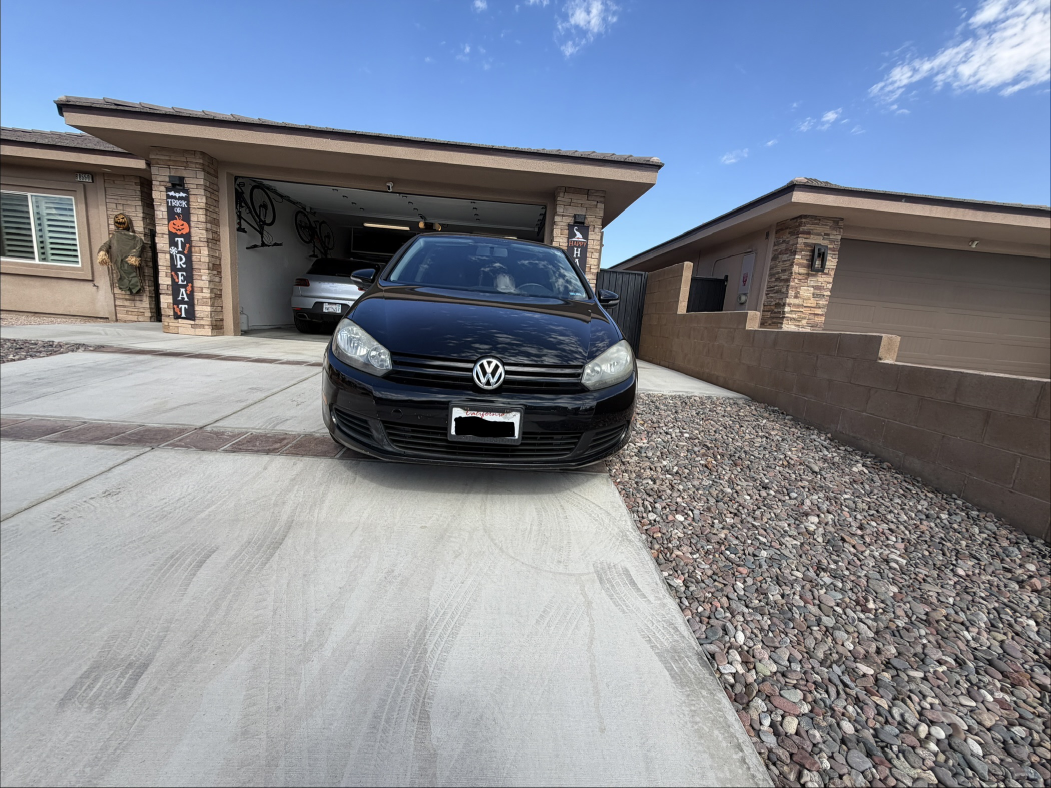 Used 2010 Volkswagen Golf 2-Door FWD image 8