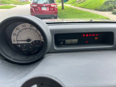 Used 2004 Scion xB FWD image 12