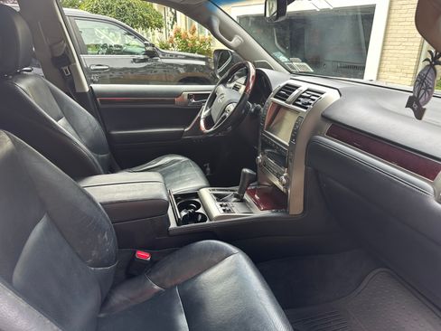 Used 2015 Lexus GX 460 w/ Premium Package AWD/4WD image 16