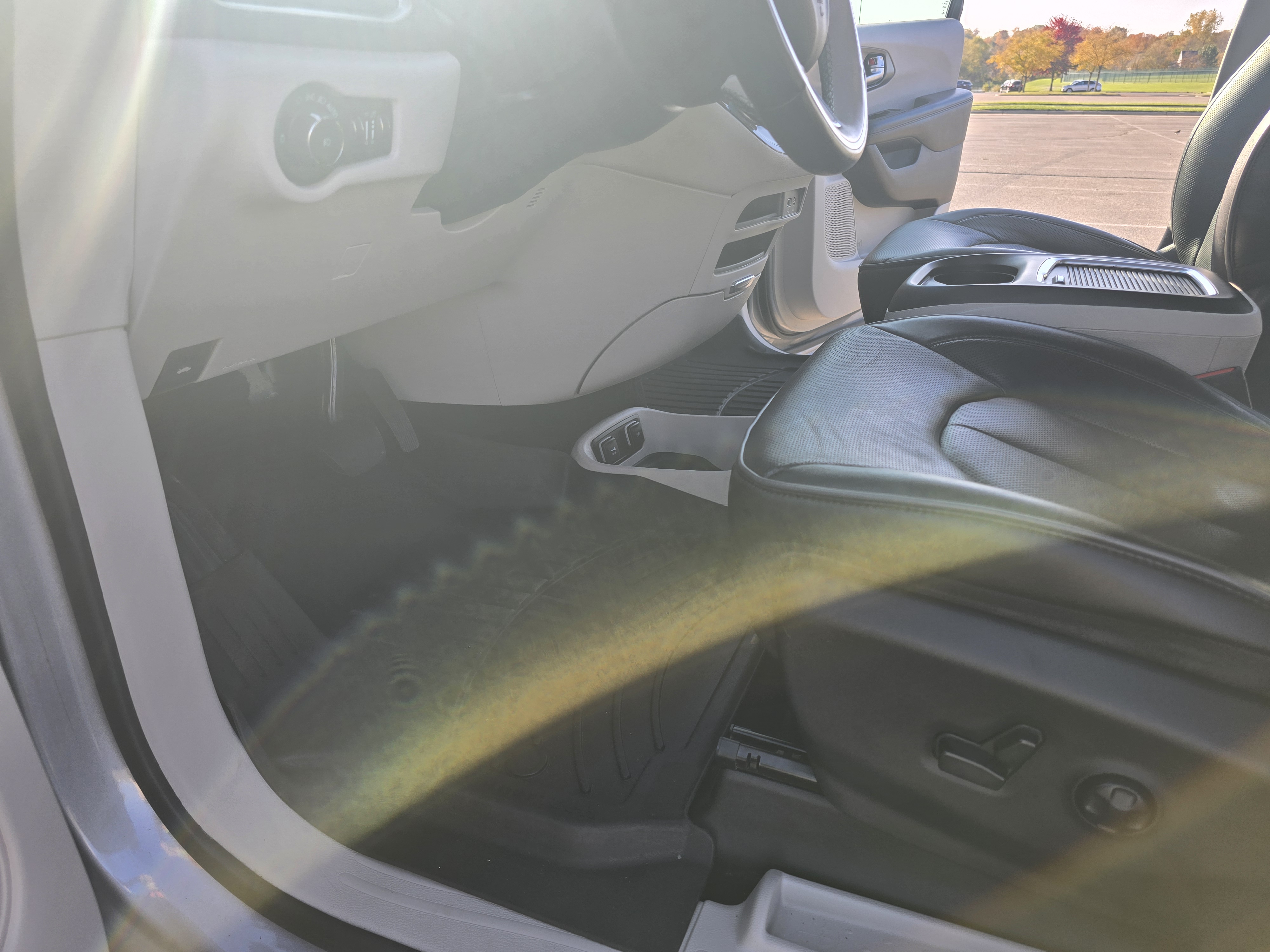Used 2020 Chrysler Pacifica Limited FWD image 24