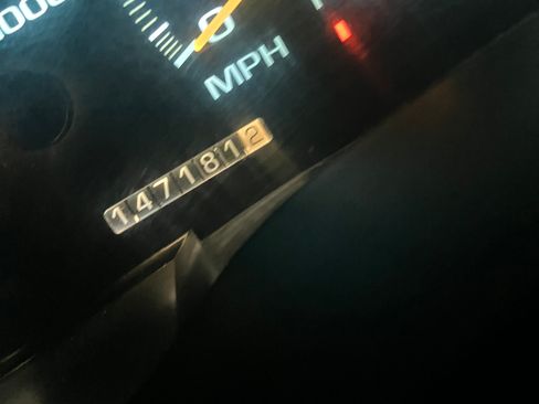 Used 1998 Chevrolet Silverado 1500 2WD Extended Cab w/ Preferred Equipment Group 3 image 2