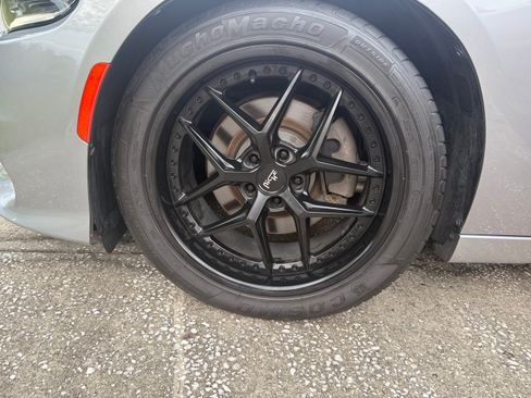 Used 2016 Dodge Charger R/T RWD image 12