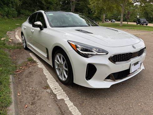 Used 2019 Kia Stinger GT2 AWD/4WD image 4