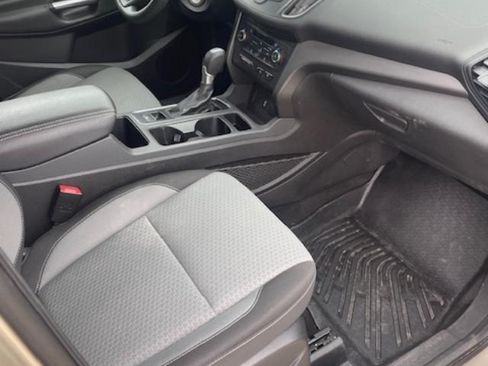 Used 2017 Ford Escape SE AWD/4WD image 9