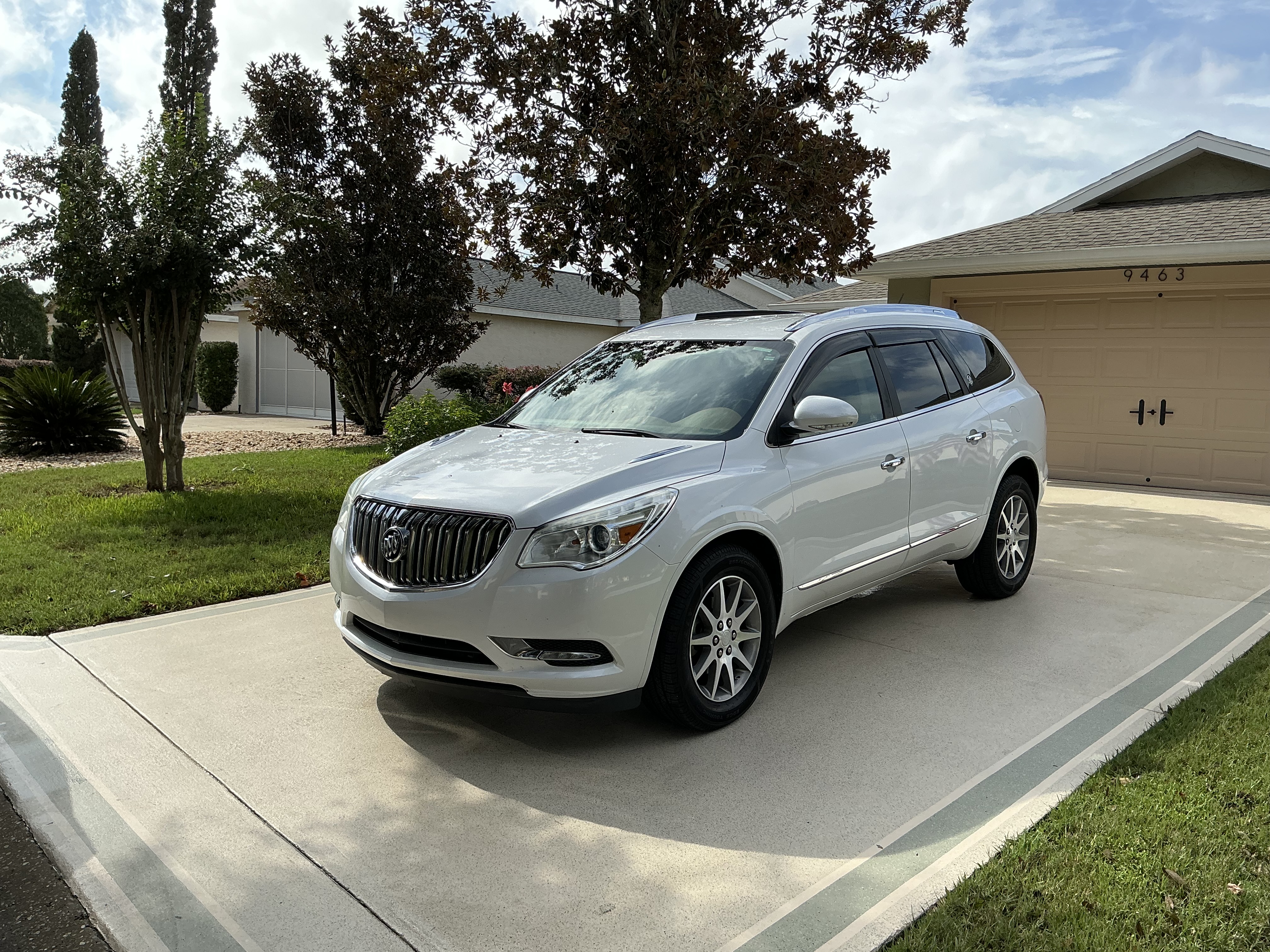 Used 2017 Buick Enclave Leather w/ Trailering Package AWD/4WD image 4