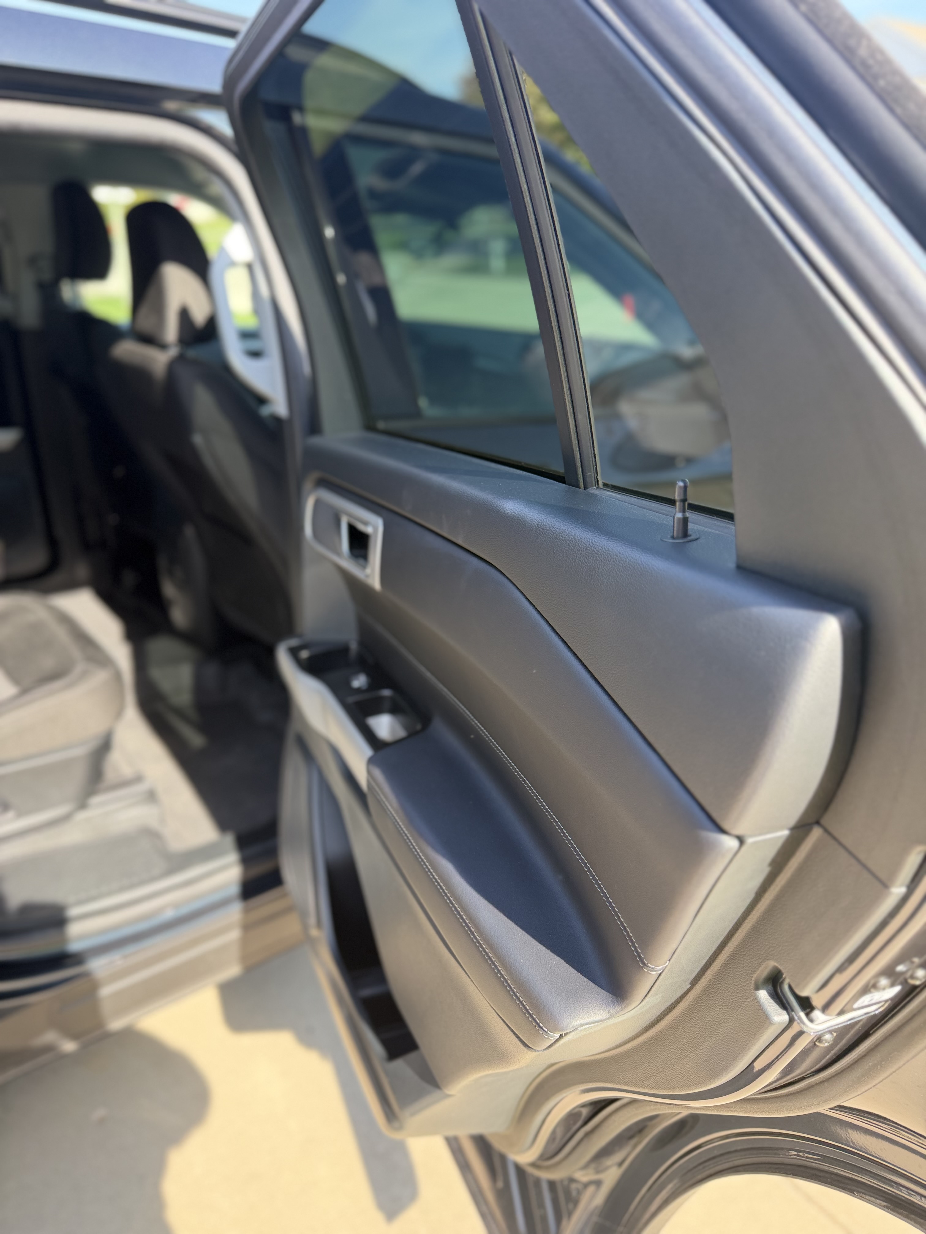 Used 2024 Ford Explorer XLT w/ Class IV Trailer Tow Package AWD/4WD image 16