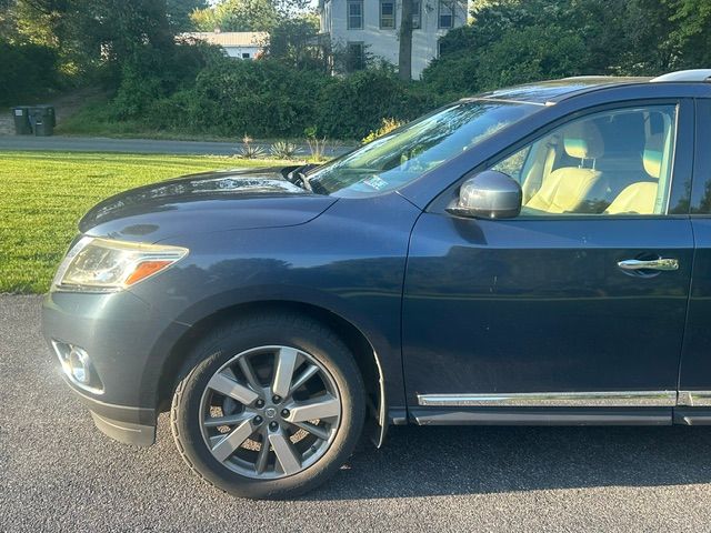 Used 2016 Nissan Pathfinder Platinum AWD/4WD image 13