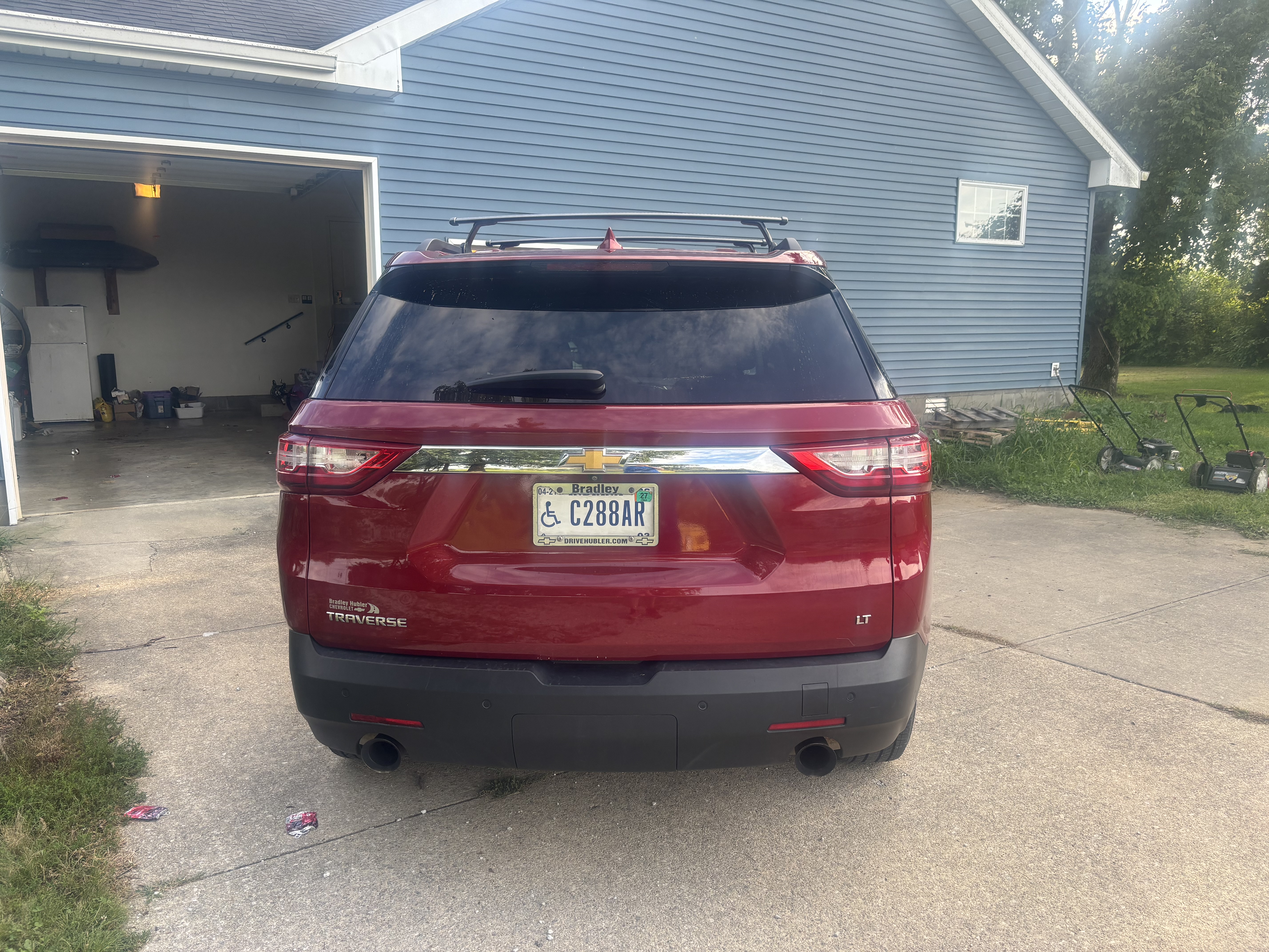 Used 2020 Chevrolet Traverse LT FWD image 11