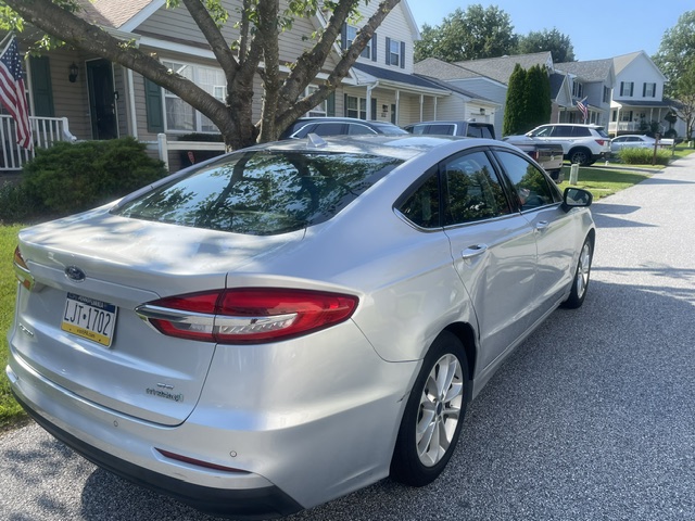 Used 2019 Ford Fusion SE FWD image 6