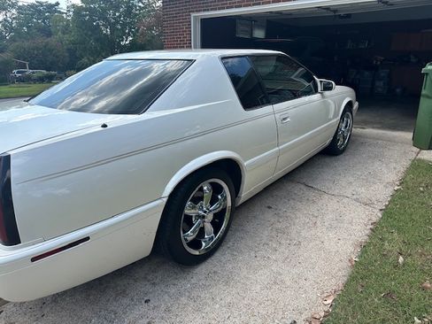 Used 2001 Cadillac Eldorado Touring image 8