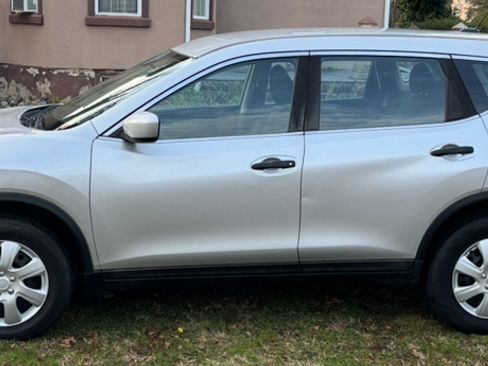 Used 2016 Nissan Rogue S image 5