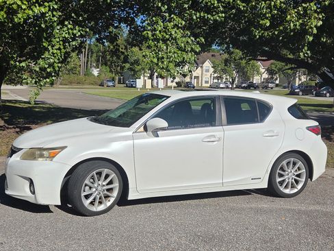 Used 2012 Lexus CT 200h image 1