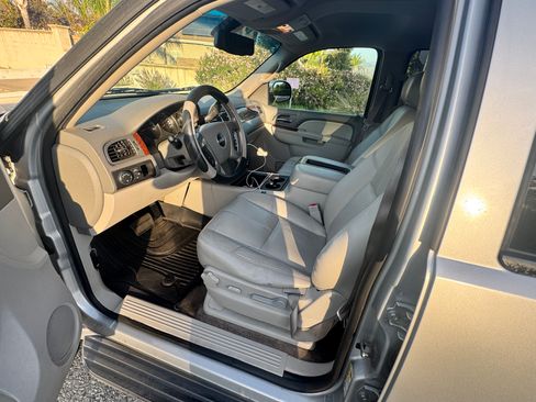 Used 2014 GMC Yukon XL SLT image 8