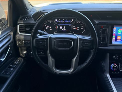 Used 2021 GMC Yukon XL Denali w/ Denali Premium Package AWD/4WD image 17