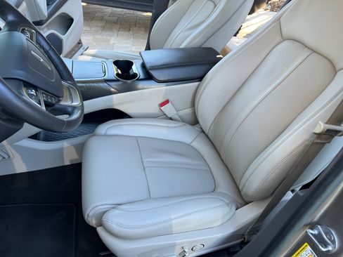 Used 2020 Lincoln Nautilus Reserve w/ Equipment Group 201A image 5