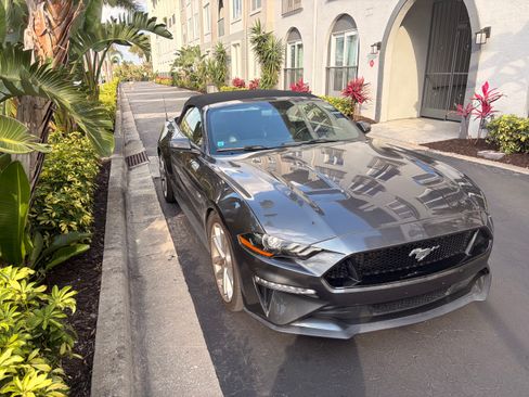 Used 2019 Ford Mustang GT Premium w/ Equipment Group 401A RWD image 14