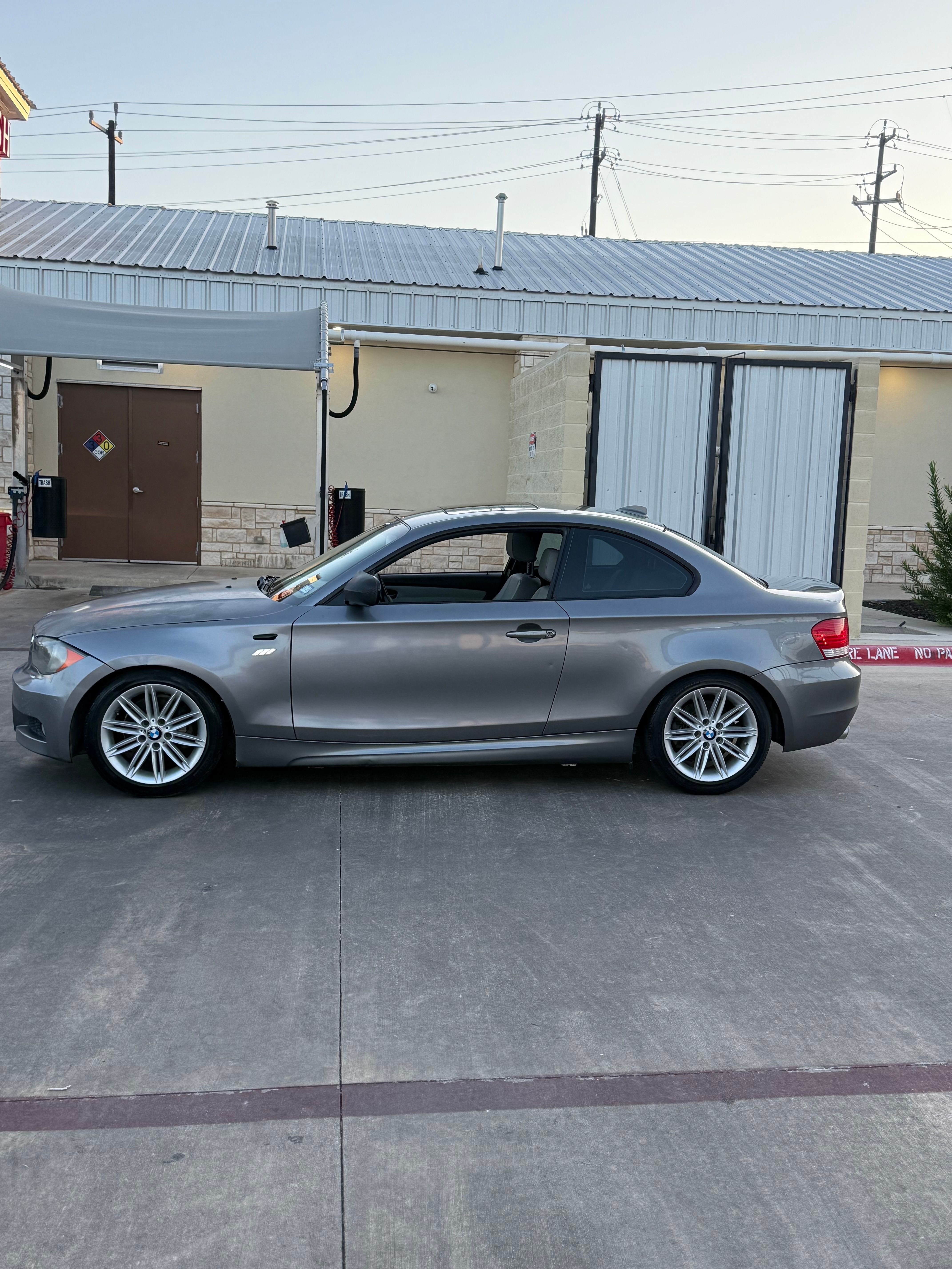 Used 2011 BMW 128i Coupe RWD image 2