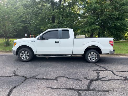 Used 2010 Ford F150 XLT RWD image 2