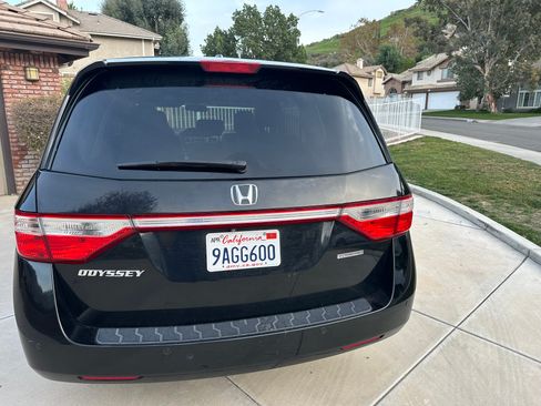 Used 2011 Honda Odyssey Touring Elite image 4